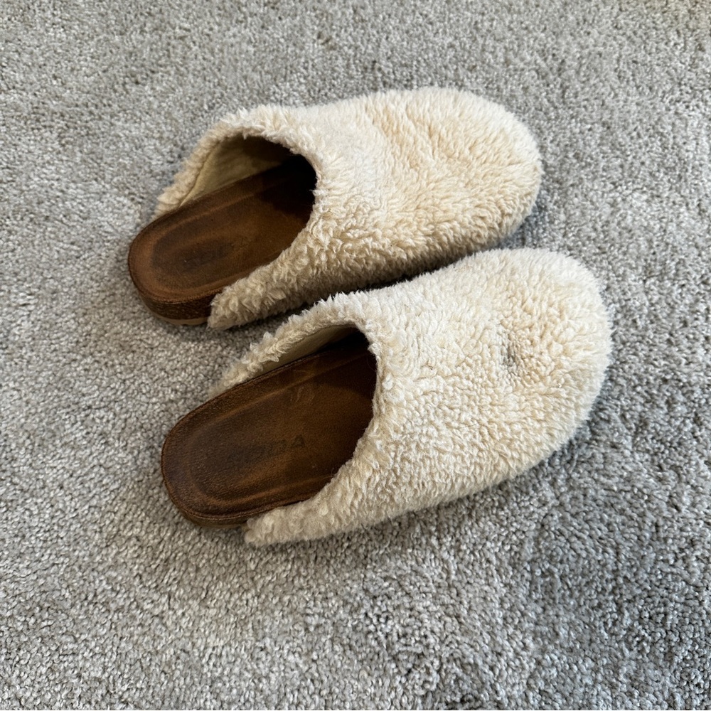 Soda slippers
